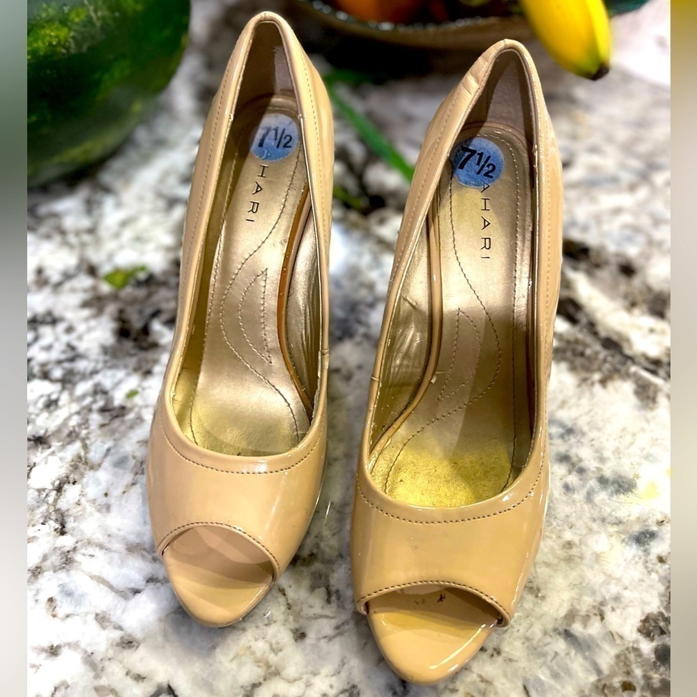 Tahari Clover Nude Cork Wedge Shoes woman’s size 7.5 - Picture 4 of 10
